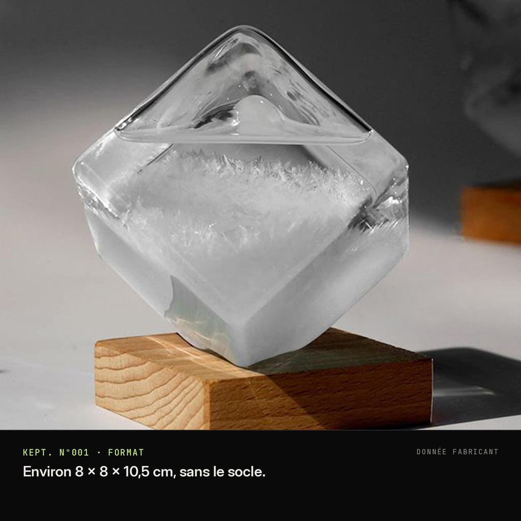 Kept. N°001 storm glass — format environ 8 × 8 × 10,5 cm