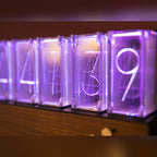 Kept. N°003 horloge à tubes, lumière violette